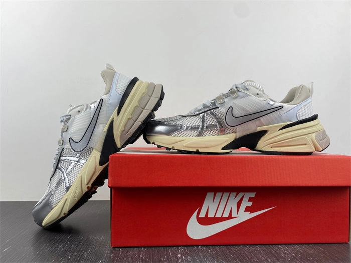 Nike V2K Run Summit White Metallic Silver FD0736- Affordable 5301